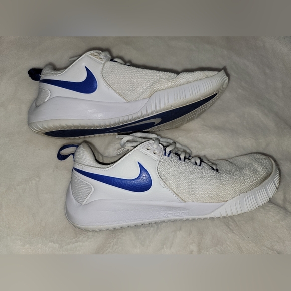 Nike Zoom White Athletic Shoes - Picture 4 of 7
